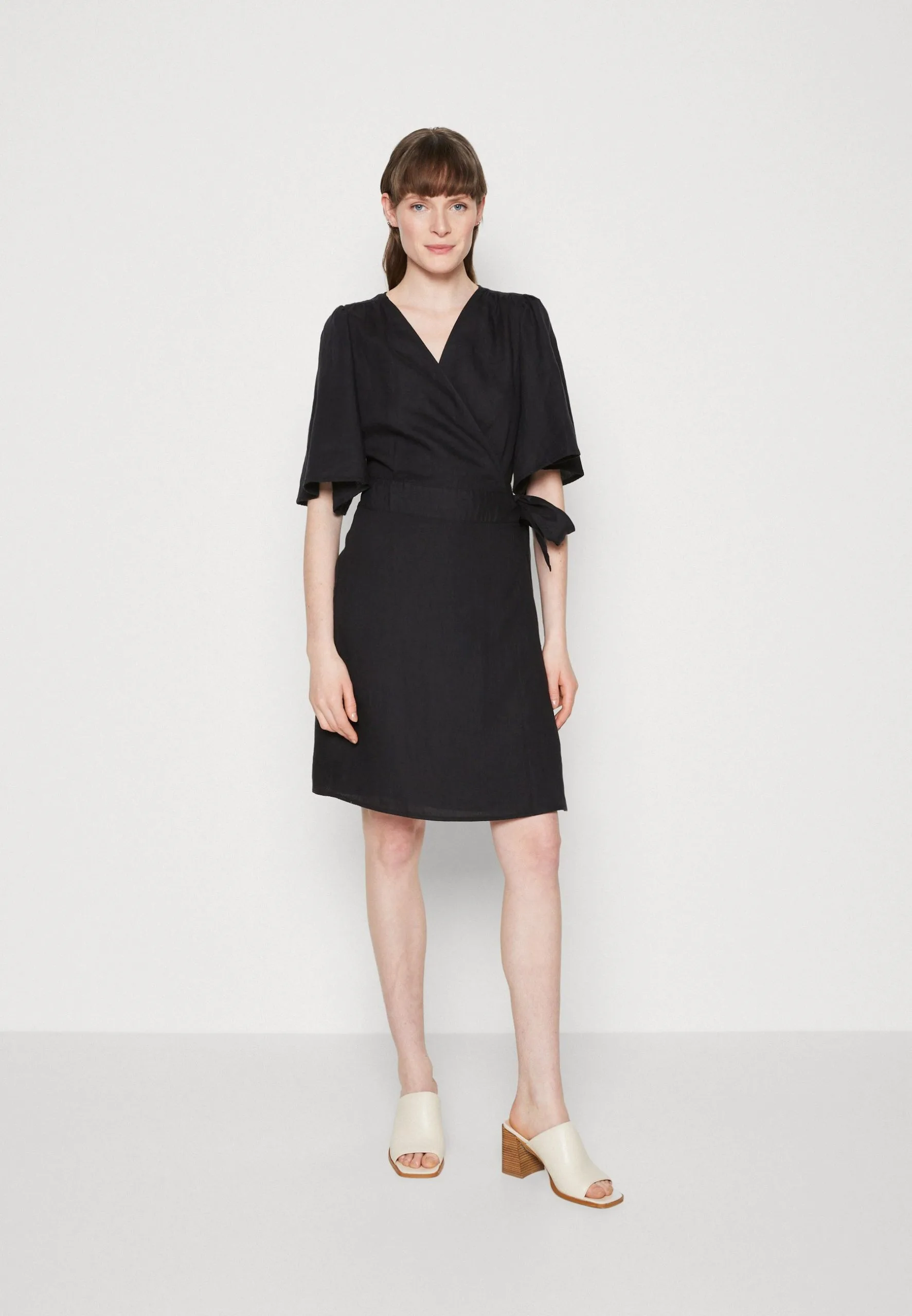 Marc O'Polo WRAP STYLE FLARED SLEEVE SHORT - Hverdagskjoler 3 Marc O'Polo WRAP STYLE FLARED SLEEVE SHORT - Hverdagskjoler