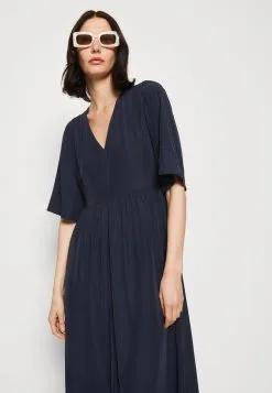 Marc O'Polo DRESS FEMININE SHAPE V NECK WING SLEEVES - Maxikjoler 10 Marc O'Polo DRESS FEMININE SHAPE V NECK WING SLEEVES - Maxikjoler -Marc O'Polo Butik 0834b5c6fd604b1899fbdf952f2638ff