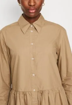 Marc O'Polo DRESS SHIRT STYLE FEMININE GATHERING MODERN SHIRT DETAILS - Skjortekjole 11 Marc O'Polo DRESS SHIRT STYLE FEMININE GATHERING MODERN SHIRT DETAILS - Skjortekjole -Marc O'Polo Butik 0b2d92ce876e4e9281de7db957481804