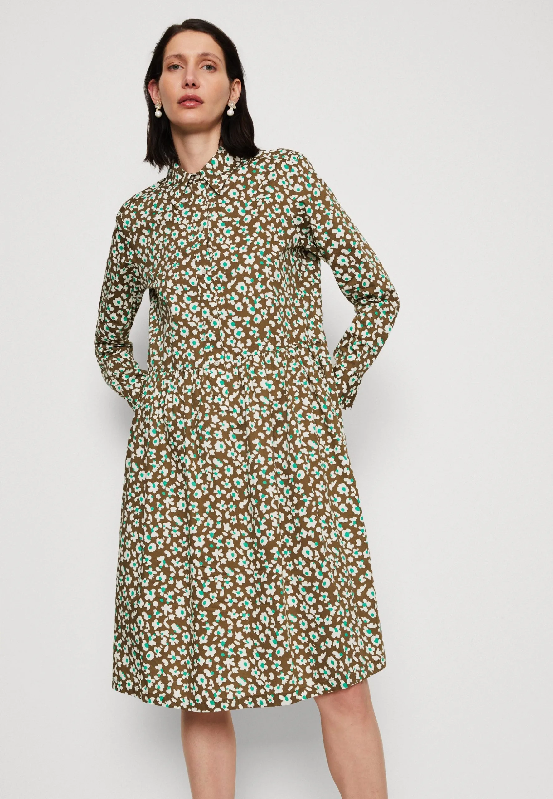 Marc O'Polo DRESS SHIRT STYLE FEMININE GATHERING MODERN DETAILS - Skjortekjole 6 Marc O'Polo DRESS SHIRT STYLE FEMININE GATHERING MODERN DETAILS - Skjortekjole - Billede 4