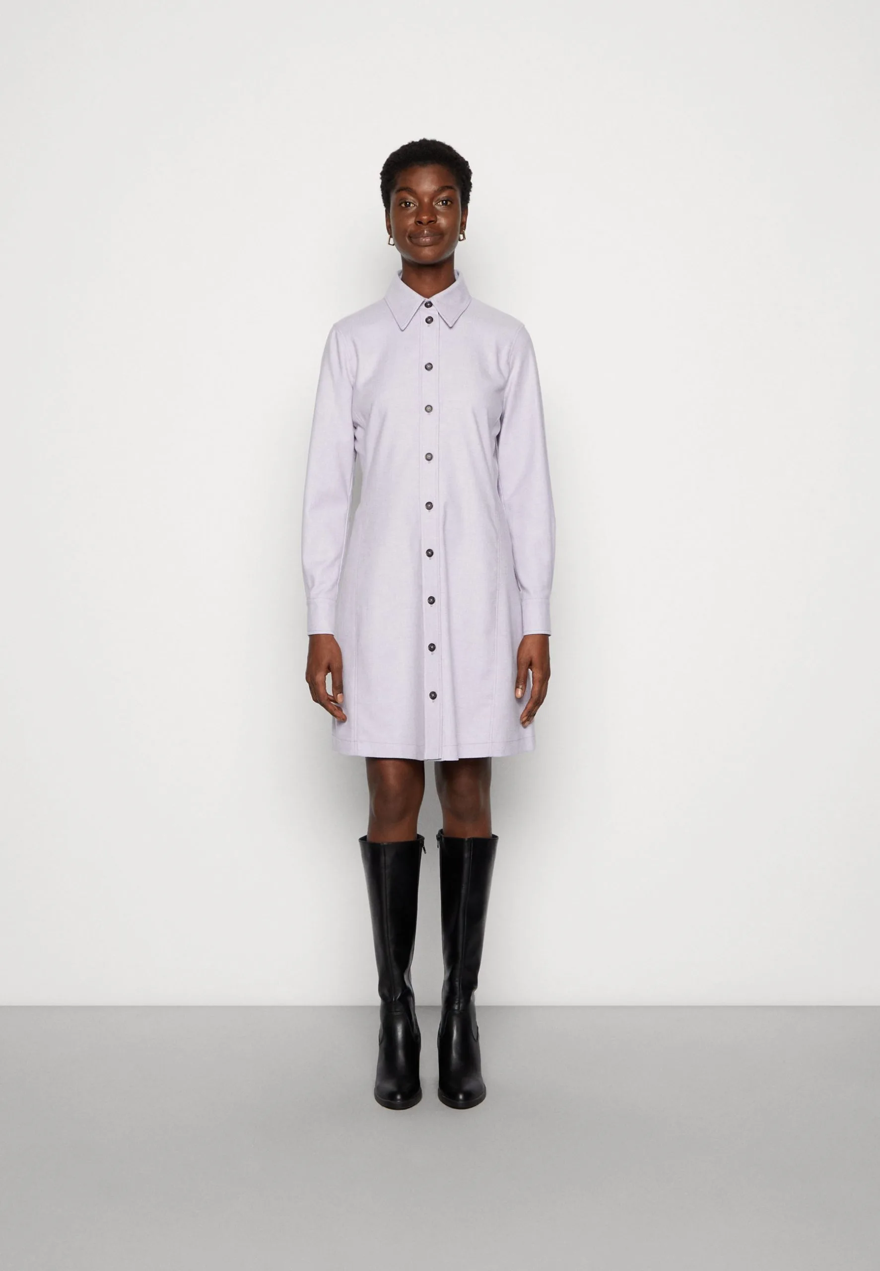 Marc O'Polo DRESS FEMININ SILHOUETTE SHIRT STYLE CUT LINES - Skjortekjole 3 Marc O'Polo DRESS FEMININ SILHOUETTE SHIRT STYLE CUT LINES - Skjortekjole