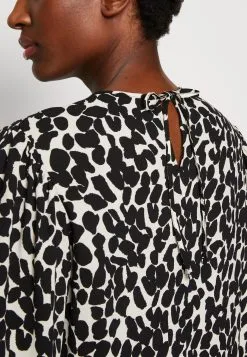 Marc O'Polo DRESS VOLUMINOUS ARM GATHERINGS MIDI LENGTH - Hverdagskjoler 10 Marc O'Polo DRESS VOLUMINOUS ARM GATHERINGS MIDI LENGTH - Hverdagskjoler -Marc O'Polo Butik 2332b34250014b44a11b1e67fedf9d11