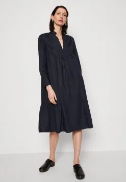 Marc O'Polo DRESS RELAXED A SHAPE CUTLINES FEMININE GATHERING - Hverdagskjoler 10 Marc O'Polo DRESS RELAXED A SHAPE CUTLINES FEMININE GATHERING - Hverdagskjoler -Marc O'Polo Butik 3fe9373b35c04c32bc038754e09917fa