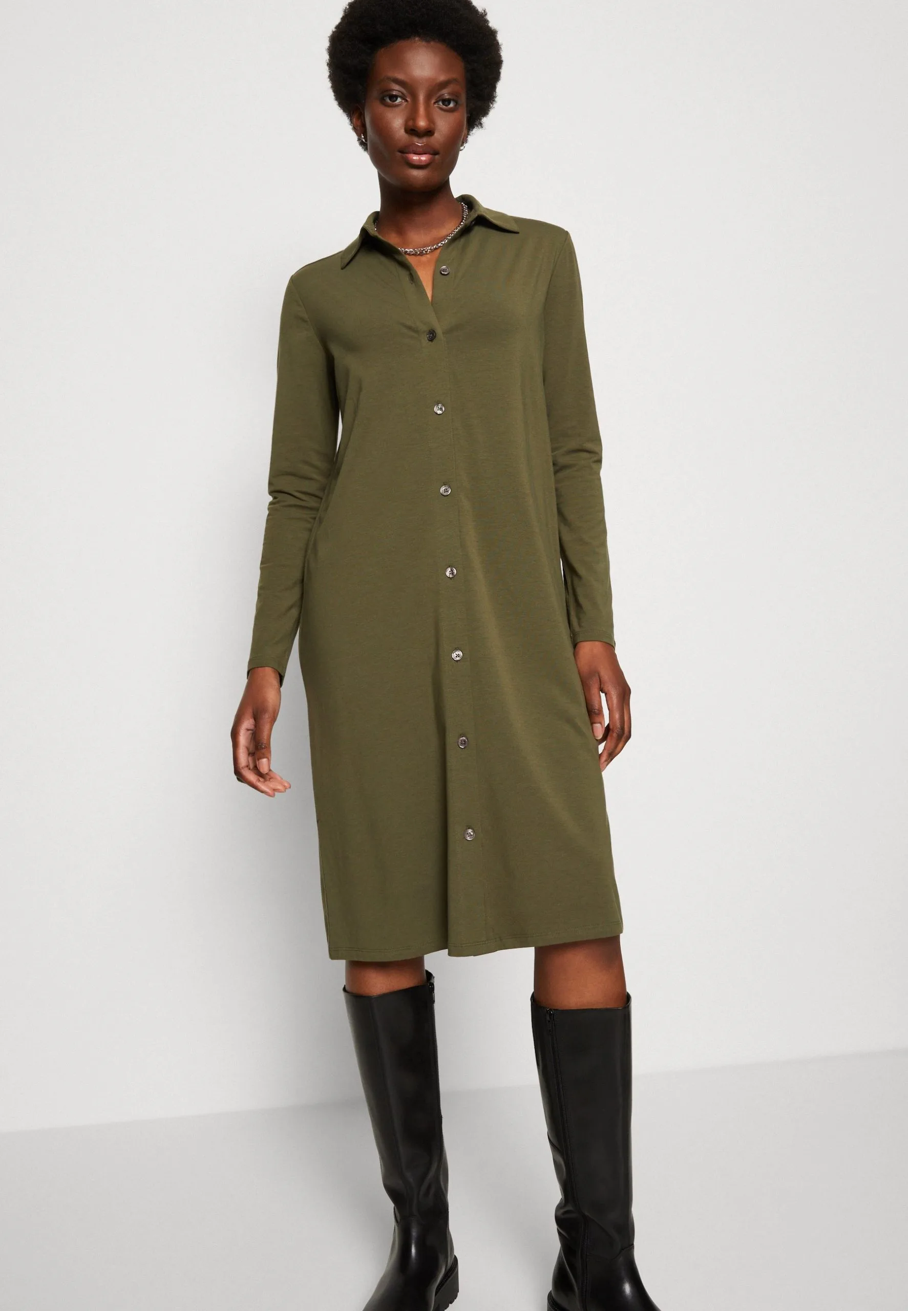 Marc O'Polo DRESS LONG SLEEVE COLLAR BUTTON PLACKET - Jerseykjoler 6 Marc O'Polo DRESS LONG SLEEVE COLLAR BUTTON PLACKET - Jerseykjoler - Billede 4