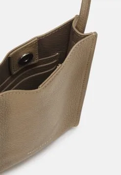 Forside -Marc O'Polo Butik 9784dbea022e49e6b66f1c2320c5e479