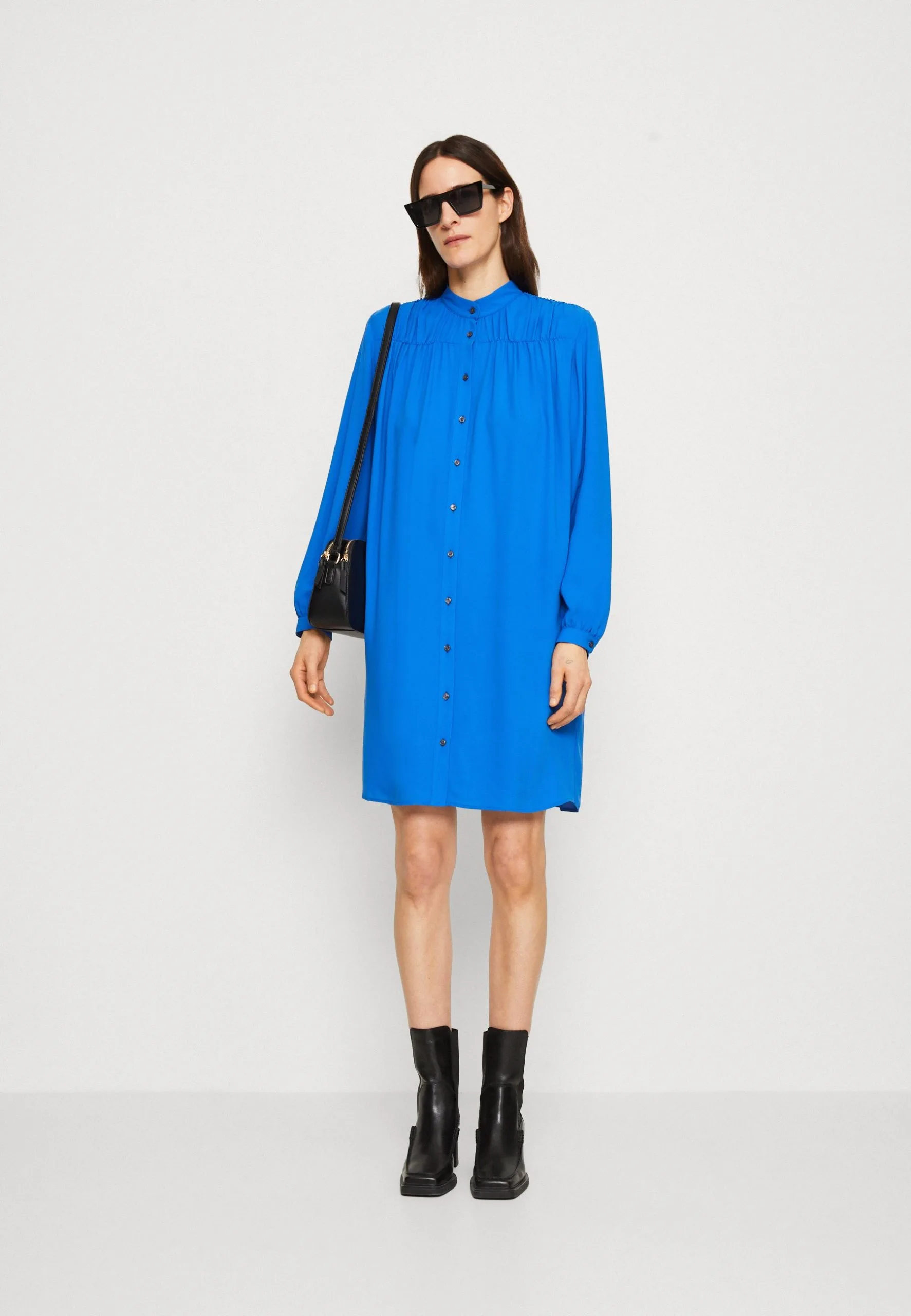 Marc O'Polo DRESS FEMININE SHIRT STYLE MODERN GATHERING SHORT LENGTH - Skjortekjole 4 Marc O'Polo DRESS FEMININE SHIRT STYLE MODERN GATHERING SHORT LENGTH - Skjortekjole - Billede 2