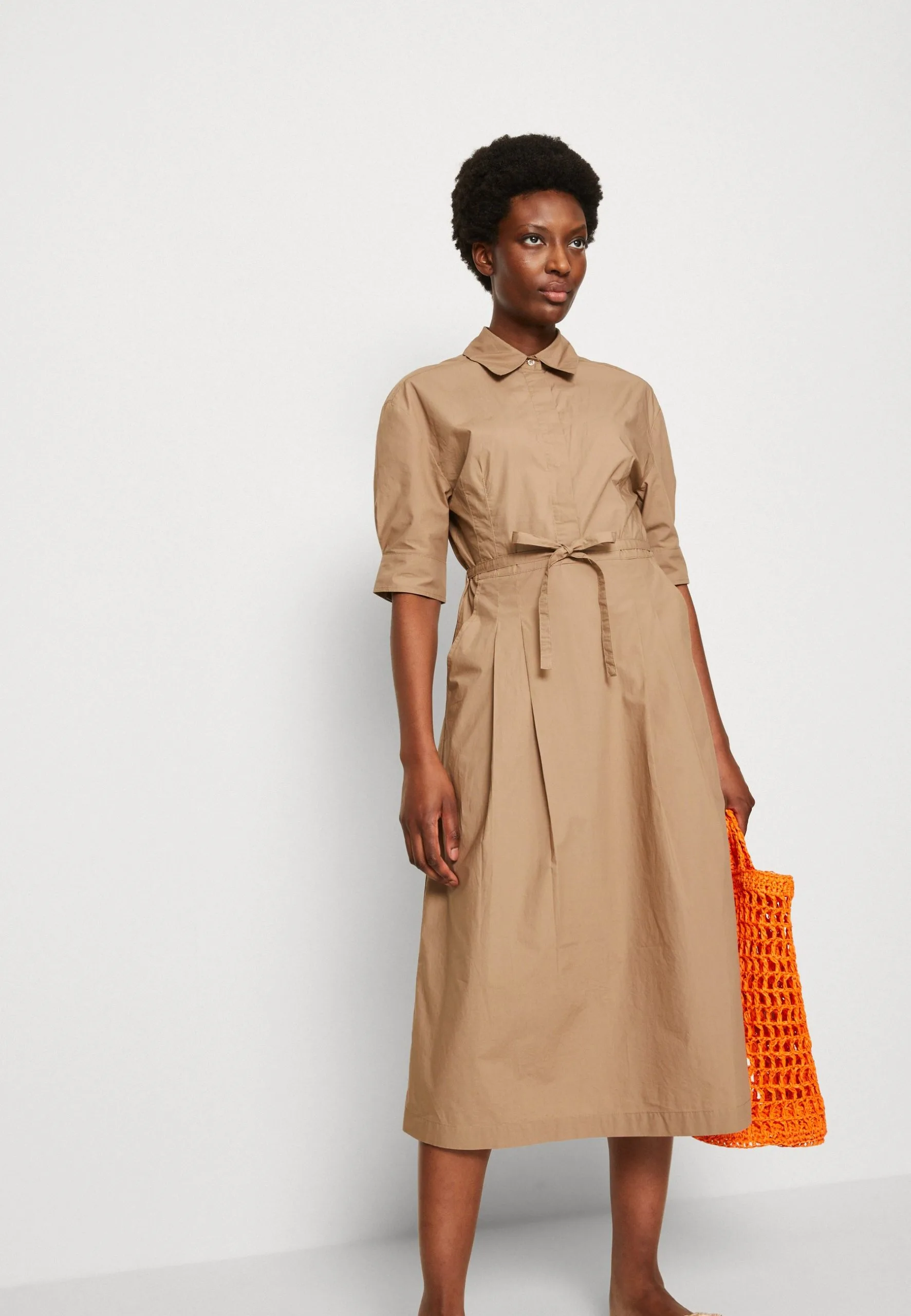 Marc O'Polo STYLE BELTED WAIST PLEATS - Skjortekjole 6 Marc O'Polo STYLE BELTED WAIST PLEATS - Skjortekjole - Billede 4