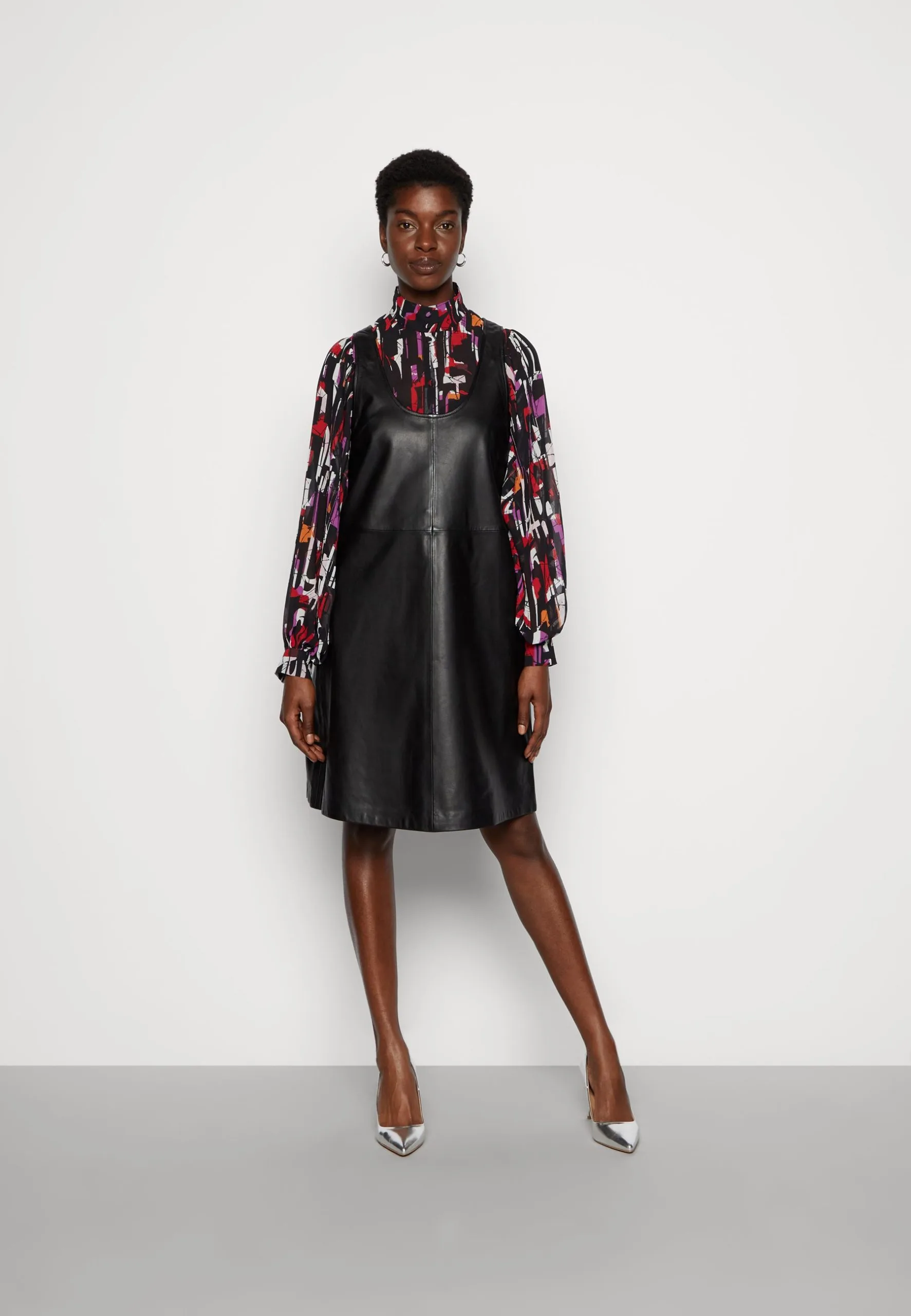 Marc O'Polo DRESS SHORT LENGTH SLEEVELESS - Hverdagskjoler 3 Marc O'Polo DRESS SHORT LENGTH SLEEVELESS - Hverdagskjoler