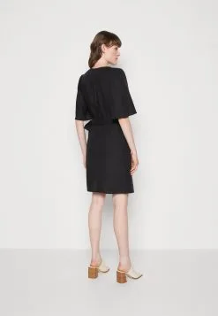Marc O'Polo WRAP STYLE FLARED SLEEVE SHORT - Hverdagskjoler 9 Marc O'Polo WRAP STYLE FLARED SLEEVE SHORT - Hverdagskjoler -Marc O'Polo Butik bd318ab28a47495eb6d368ada6635e3e