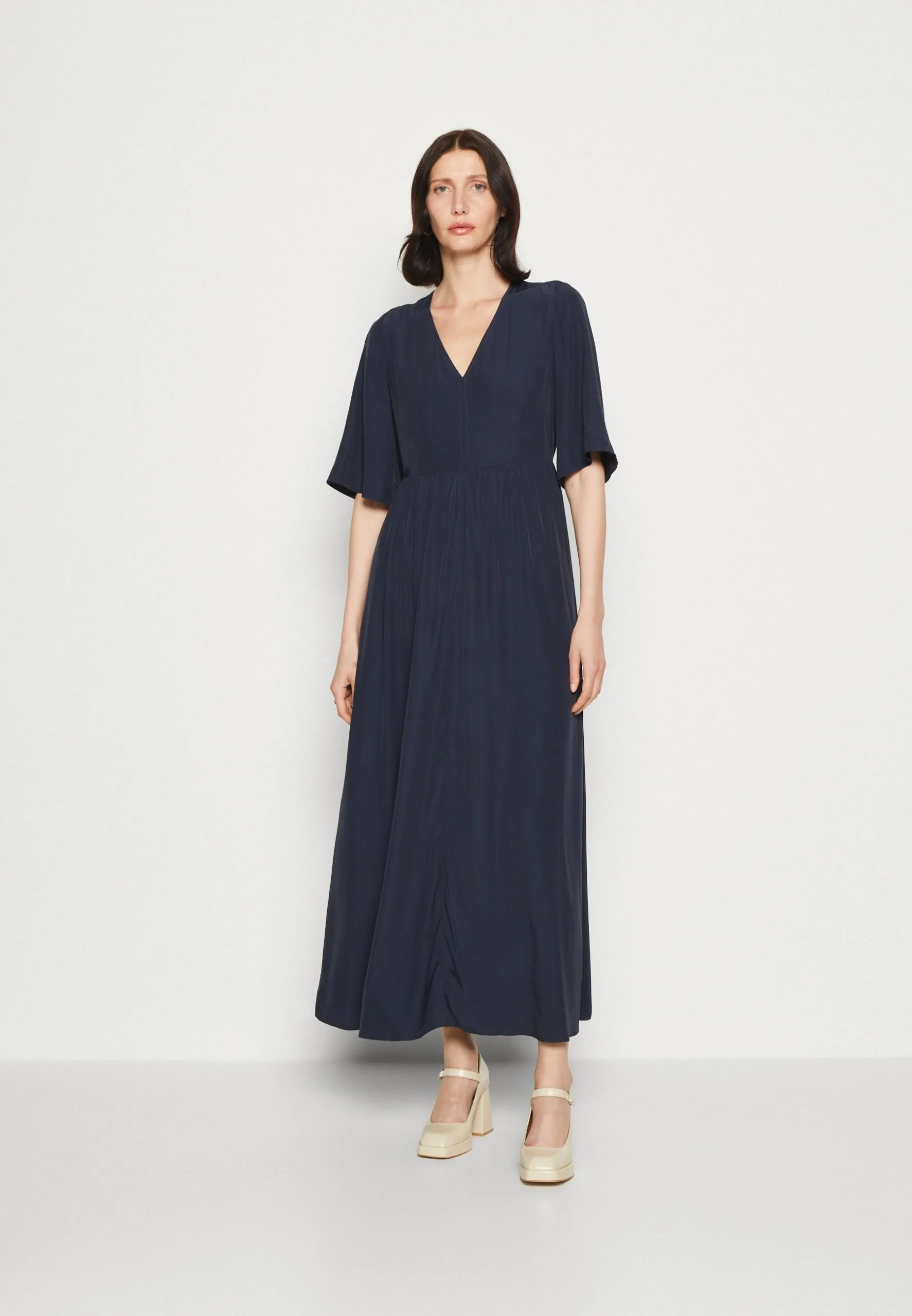 Marc O'Polo DRESS FEMININE SHAPE V NECK WING SLEEVES - Maxikjoler 3 Marc O'Polo DRESS FEMININE SHAPE V NECK WING SLEEVES - Maxikjoler