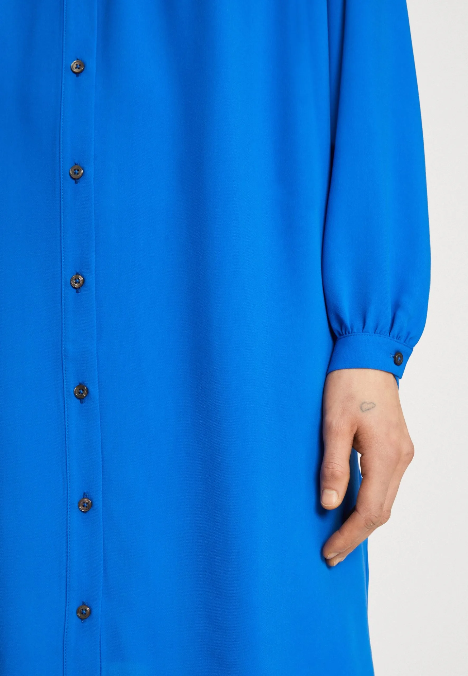 Marc O'Polo DRESS FEMININE SHIRT STYLE MODERN GATHERING SHORT LENGTH - Skjortekjole 7 Marc O'Polo DRESS FEMININE SHIRT STYLE MODERN GATHERING SHORT LENGTH - Skjortekjole - Billede 5