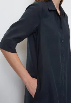 Marc O'Polo MIT HOHEN SAUM SCHLITZEN - Skjortekjole 11 Marc O'Polo MIT HOHEN SAUM SCHLITZEN - Skjortekjole -Marc O'Polo Butik eea68a18a4e54d58ae14f07a12df6e5a