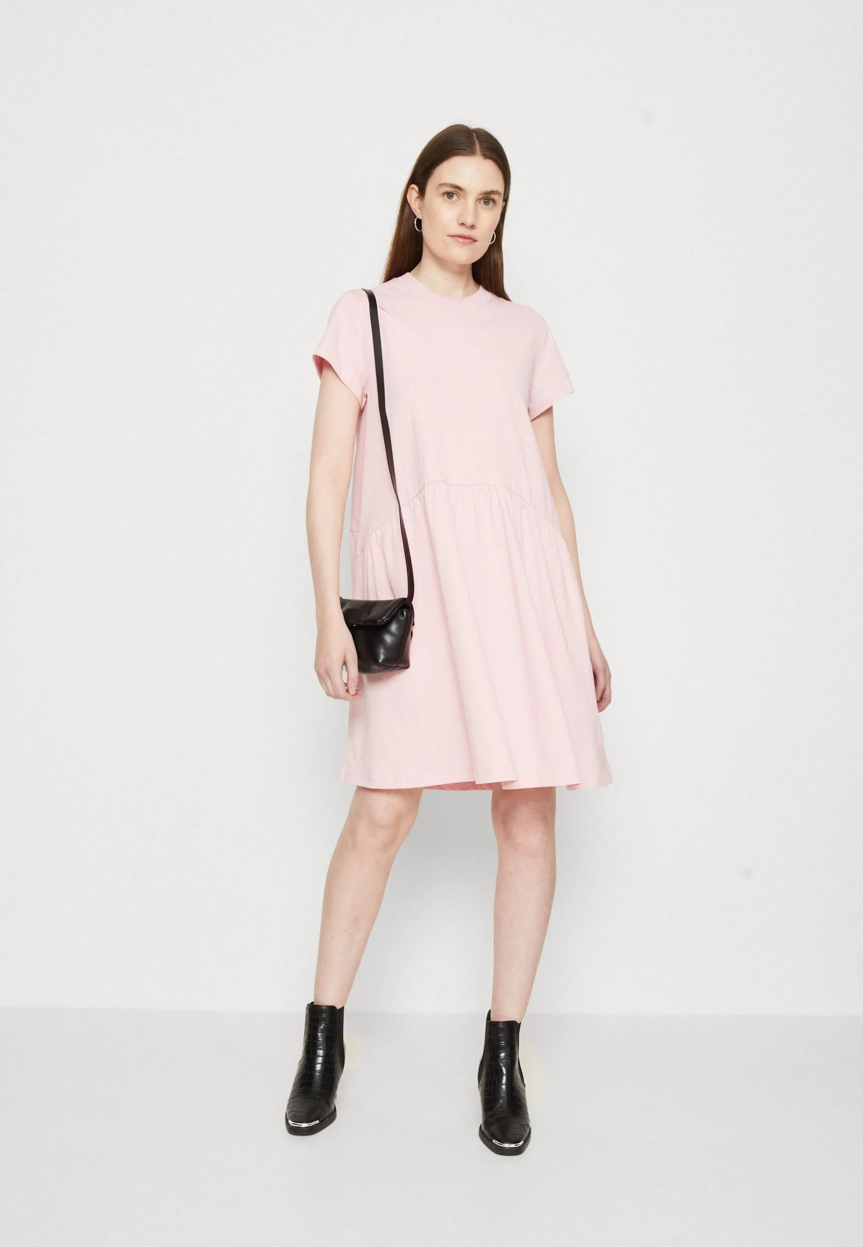 Marc O'Polo DENIM DRESS STYLE HEAVY RAW RUFFLES - Jerseykjoler 4 Marc O'Polo DENIM DRESS STYLE HEAVY RAW RUFFLES - Jerseykjoler - Billede 2